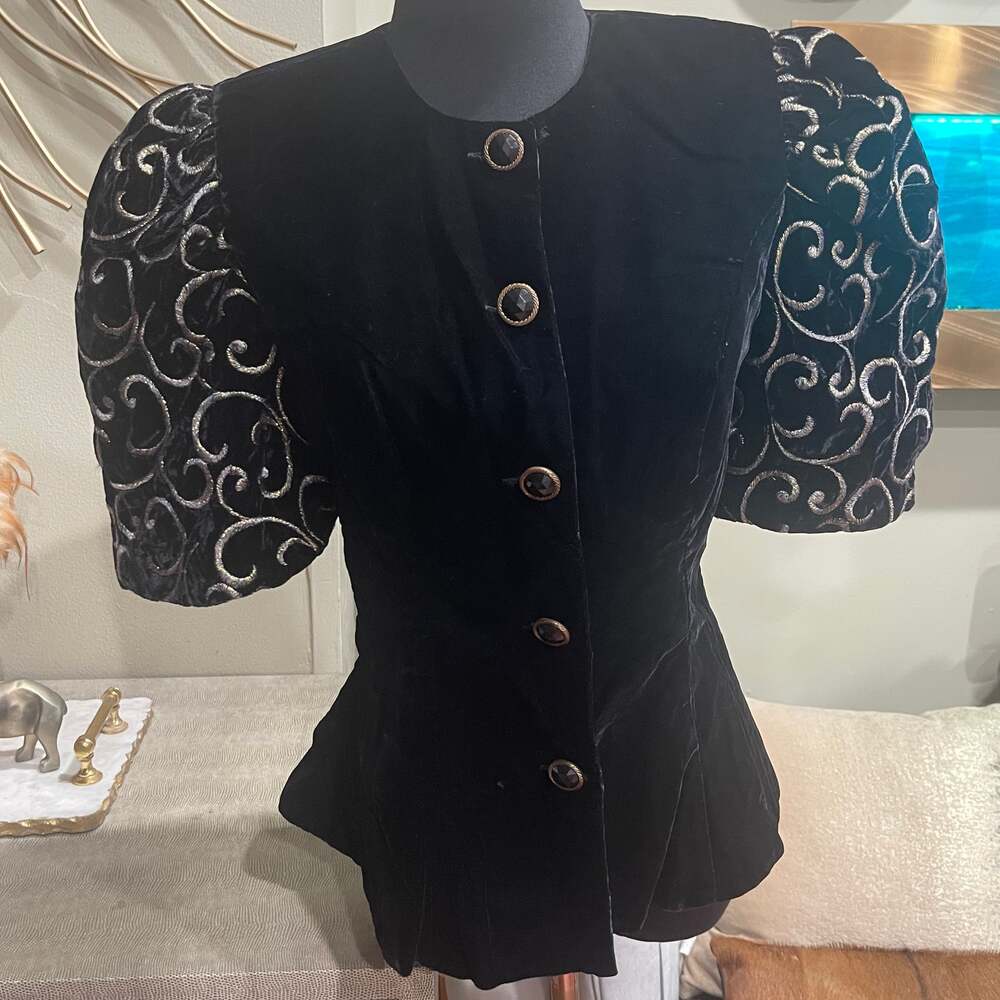 Vintage Jessica Howard Black Velvet Puff Sleeve Statement Jacket